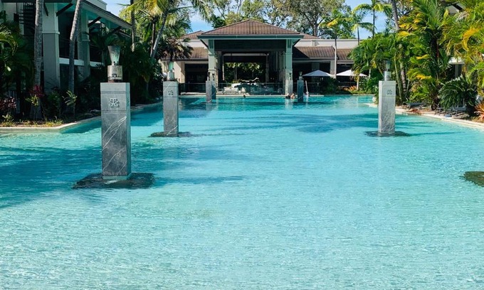 Port Douglas Apartment | Lagoon Swimout Absolute Pool Front - Slice of Paradise - Sea Temple Pt Douglas