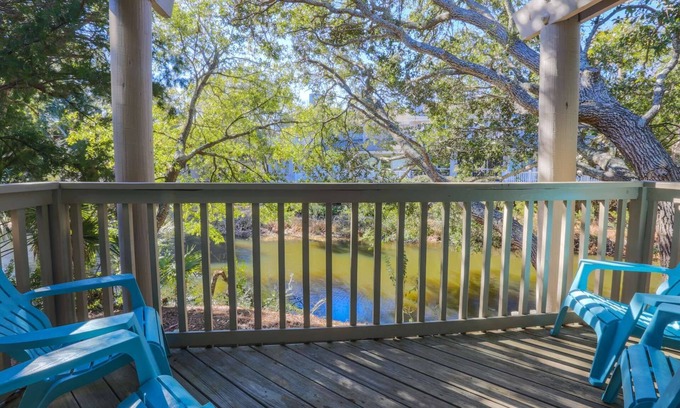 Isle of Palms Villa | Lagoon Views, Private Balconies, Wildlife, En Suite Bathrooms, Pool & 2 Master Beds. 5 min to beach