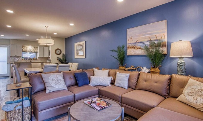 Palmetto Dunes Villa | Lagoon views at Ocean Cove, 1st flr bedroom, close to beach/oceanside restaurant
