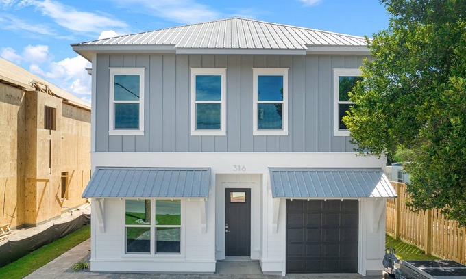 Laguna Beach House | Laguna Beach Haven Close to 30A and just a few minutes to Pier Park.