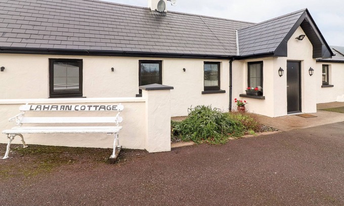 Killorglin Cottage | LAHARN COTTAGE, family friendly in Killorglin, County Kerry