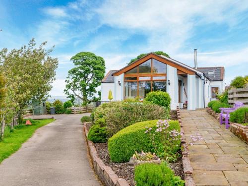 Lochmaben House | Laird House