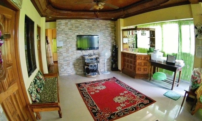 San Juan House | LAIYA BEACH HOUSE Rexon & Kiten 30pax