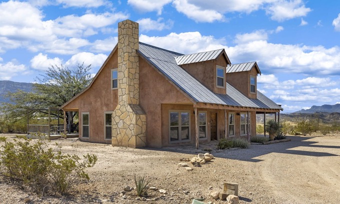 Lajitas House | Lajitas Casa Grande: Spacious Four Bedroom Home