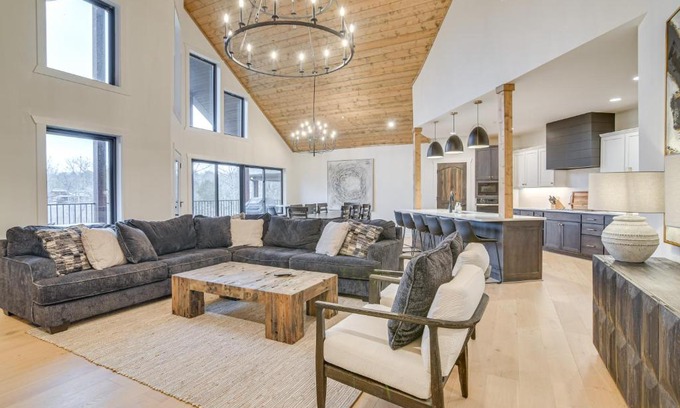 Indian Point House | Lake Access and Boat Dock Branson House with Decks!