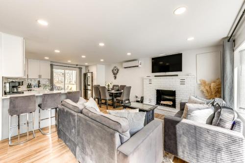 Tobyhanna House | Lake and Beach Access BBQ-Ready Poconos Retreat!