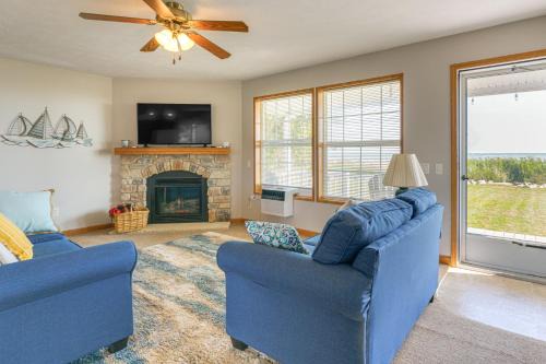 Harbor Beach House | Lake and Lighthouse Views Inviting Port Hope Home!