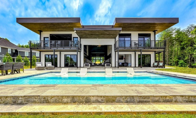 Bumpass House | Lake Anna Luxury Lakefront, Beach, Pool & Hot Tub