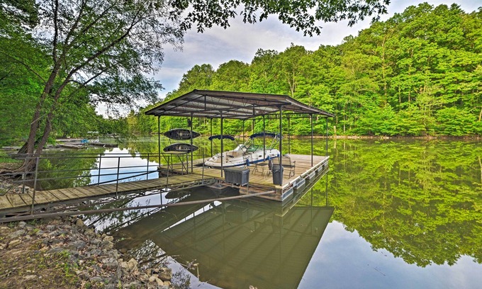 Cadiz House | Lake Barkley Home: Private Dock, Kayaks, Fire Pit!