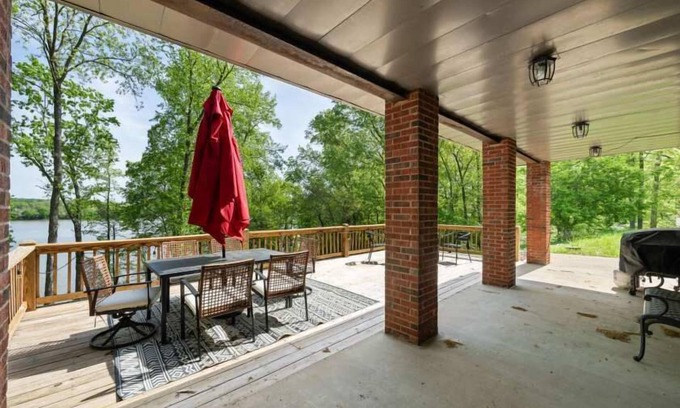 Cadiz House | Lake Barkley Retreat – Newly Renovated 5BR Getaway