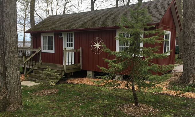 Rosedale Cottage | Lake Breeze Sweet for Two