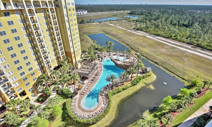 Florida Central Atlantic Coast Condo | Lake Buena vista resort- 5 min to disney!