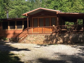 Clarkesville Cabin | Lake Burton~Cona LaPrade Cabin in Clarkesville