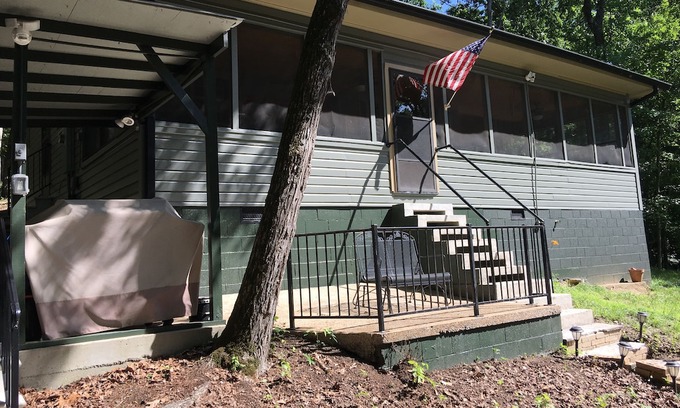 Scottsboro Cabin | Lake Cabin Rental - Mockingbird Hill Lake Cabin
