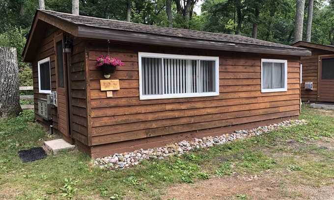 Mayfield Cabin | Lake Cabin Resort-Cabin 3