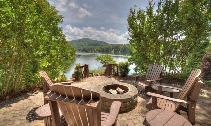 Blairsville Cottage | LAKE COTTAGE on deep water w/MILLION $ views! Newly Renovated HGTV style decor