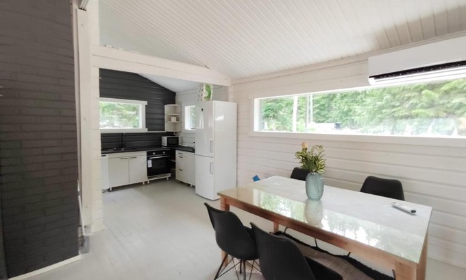 Laukaa Ski Chalet | Lake Cottage with sauna (near City)