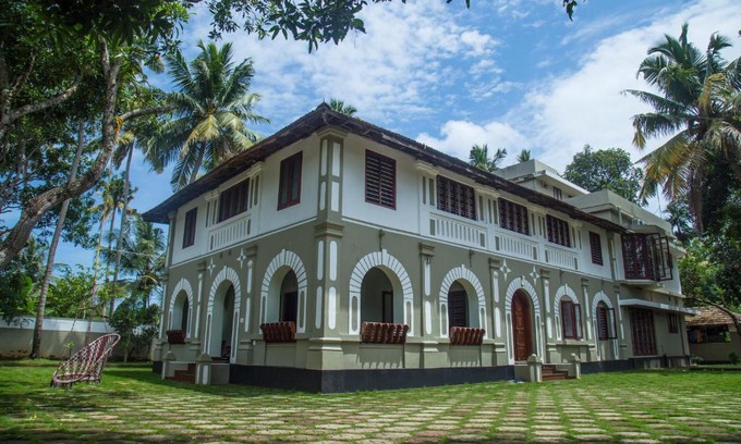 Kochi Bed & Breakfast | Lake County Heritage Home