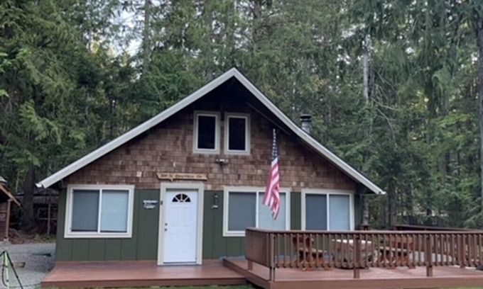 Hoodsport Cabin | Lake Cushman Cabin with Private Access to Lake & Park