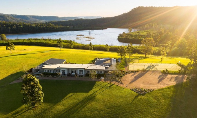 Kangaroo Valley House | Lake David Luxury Lakehouse-"Winter Special" stay 2 nights get 3rd Night 50% Off