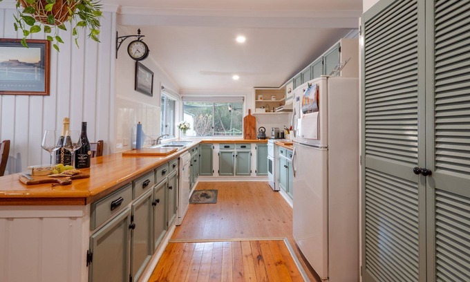 Eildon House | Lake Dayz at Eildon. Boat Parking Available