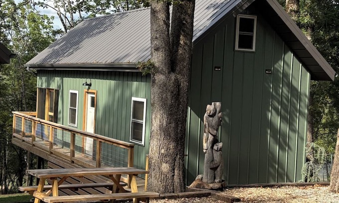 Eagle Rock Apartment | Lake Eagle Rock Lodge