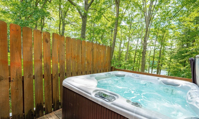 North Glade Hills House | Lake Effect: Lakefront, Dogs Welcome, Private Dock, Hot Tub, Fire Pit!