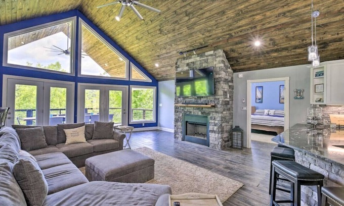 Tazewell House | Lake Effect on Lake Norris