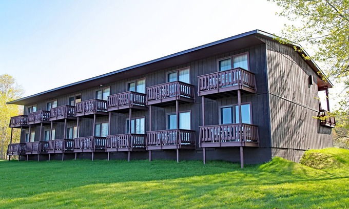 Copper Harbor Apartment | Lake Fanny Hooe Resort - 2 bed with Balcony B