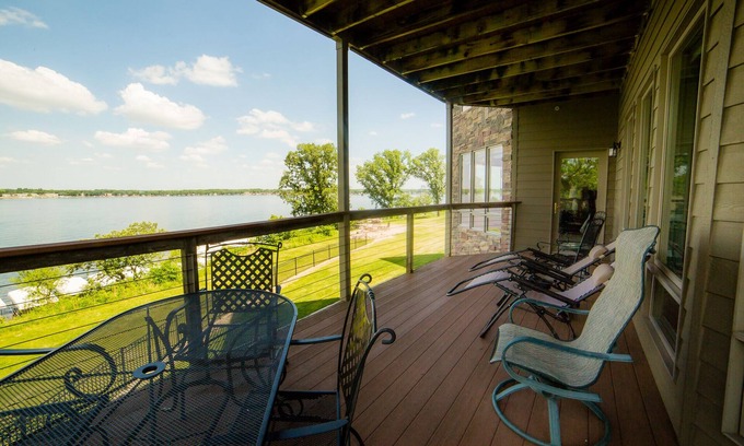Arnolds Park Condo | Lake Front Condo on East Lake Okoboji in Bridges Bay Resort.