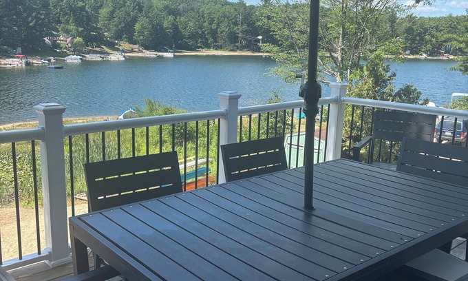 Pierson House | Lake front cottage 4 bedroom, 2 full bathroom