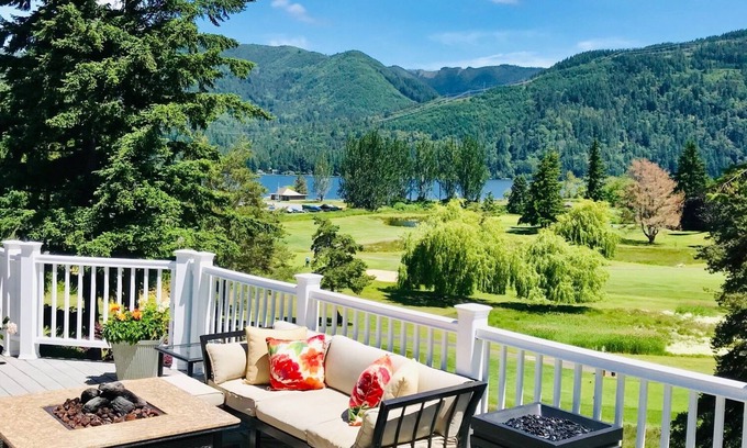 Sudden Valley House | Lake front holiday! On beautiful Lake Whatcom! The BEST view inside the valley.