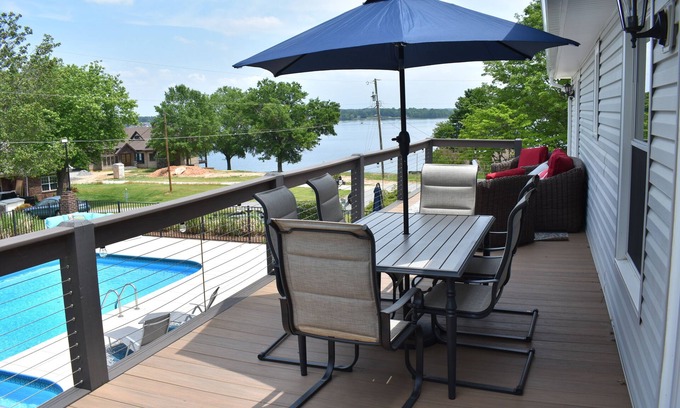 Lake Norman of Catawba House | Lake Front Home w/Dock, Kayaks, Private Pool - 4BR/3B Stunning Views, Sleeps 13!