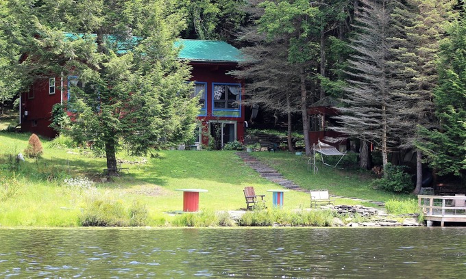Deposit House | Lake Front House on Private lake