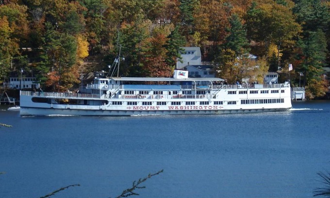 Alton Bay House | Lake Front Lake Winnipesaukee with Boat Dock, Alton Bay, NH