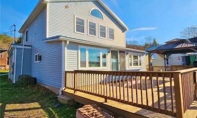 Dundee House | Lake Front Reverie- Waneta Lake, NY