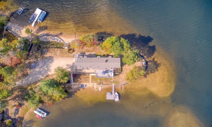 The Bays House | LAKE-FRONT! Your own PRIVATE BEACH & DOCK on PRIVATE Peninsula