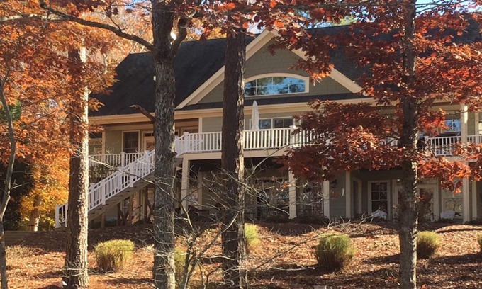 Olde Ferry Estates House | Lake Gaston 6BR 4BA 4500 SF main lake views in calm cove High Speed internet!