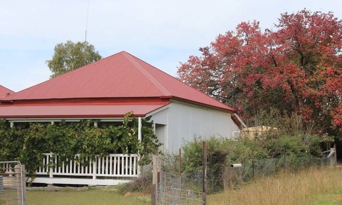 Glenlyon Cottage | Lake Glenlyon Cottage on Working Farm