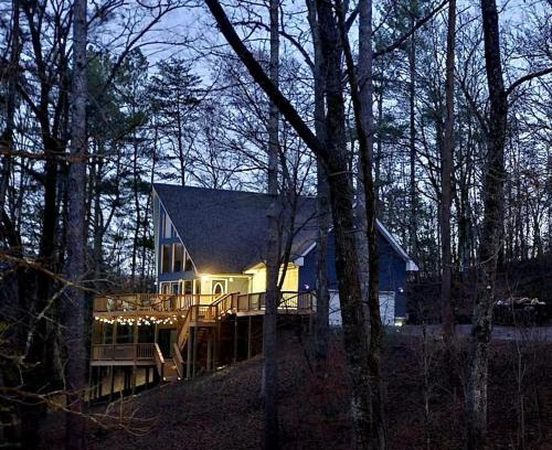 Trenton Apartment | Lake House near Lookout Mt - Theater, Gym & Arcade