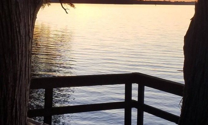 Wynnburg House | Lake House Scales and Ducktails Rentals