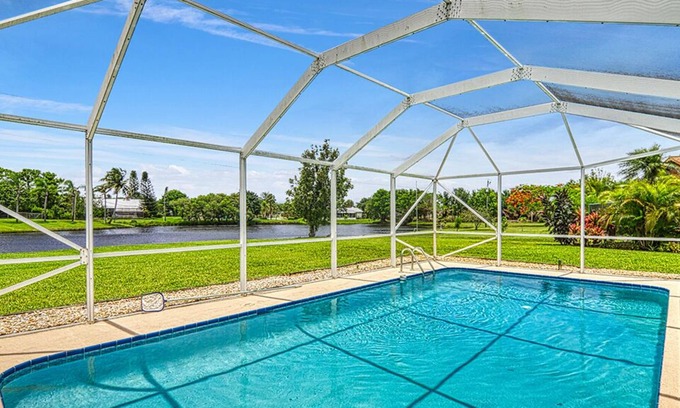 Jensen Beach House | Lake house w/POOL in Jensen Beach!