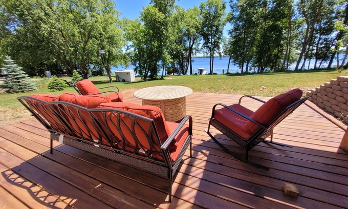 Parkers Prairie House | Lake House with 100 Feet of Private Shoreline