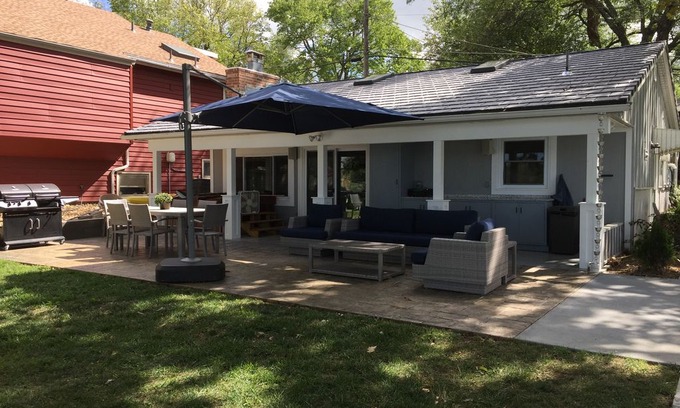 New Century House | Lake House within 10 minutes of Olathe and 20 minutes from Overland Park.
