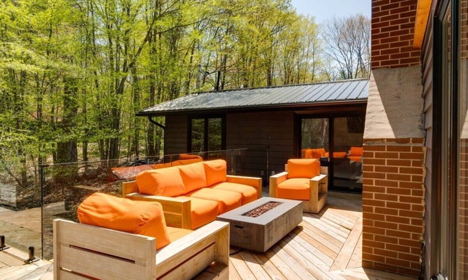 Muskoka Lakes House | Lake Joe Wonderland S