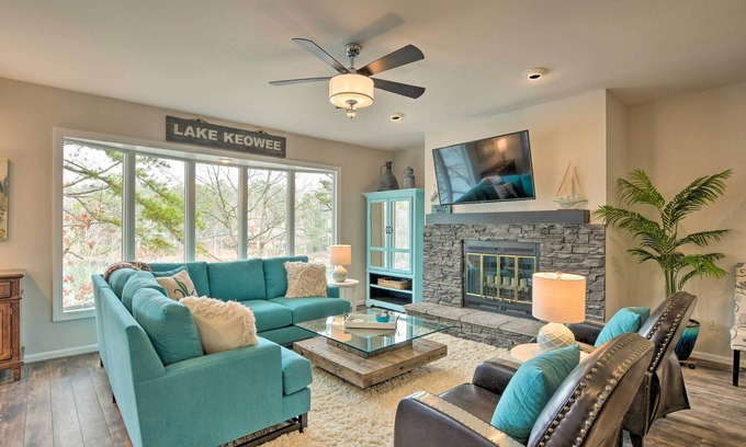 Salem Condo | Lake Keowee Resort Condo: Waterfront Balcony