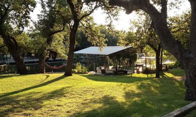 Kingsland Cabin | Lake LBJ Water Front Cottage on River Canal 2 Boat Slips