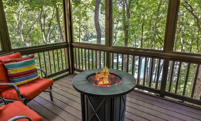 Big Canoe Cabin | Lake Life:) Amazing Lake Views, Firepit-Fireplace!
