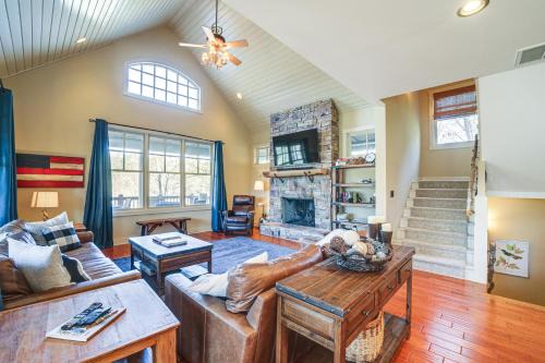 Cashiers House | Lake Livin Lodge Cashiers Retreat with Mtn Views
