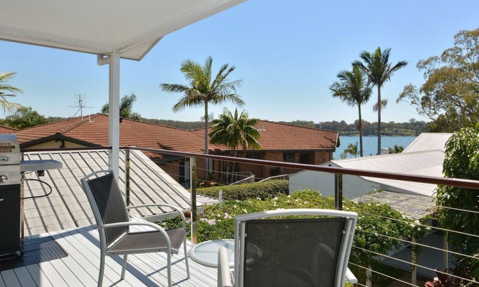 Morisset Park Apartment | Lake Macquaries' Edgewater Studio at Morisset Memories